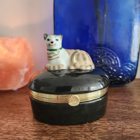 Beautiful Porcelain Japanese Ormolu Trinket Cat Jewelry Box - Picture 5 of 8